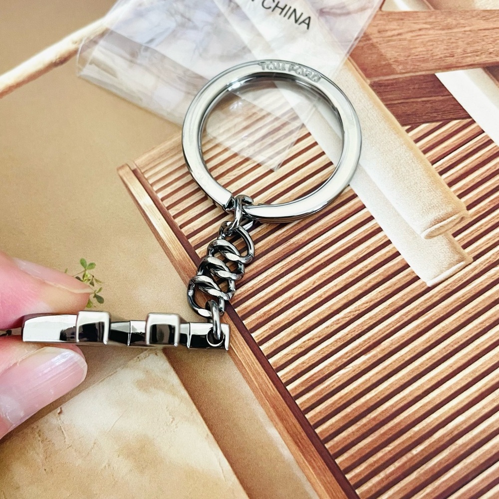 Tom Ford Logo Keychain - Picture 2 of 4